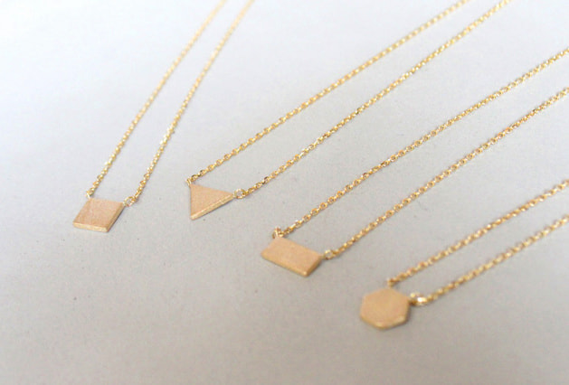 K10イエローゴールド図形モチーフのネックレス